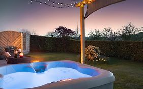 Scar View - Getaway For Two - Ridgestone